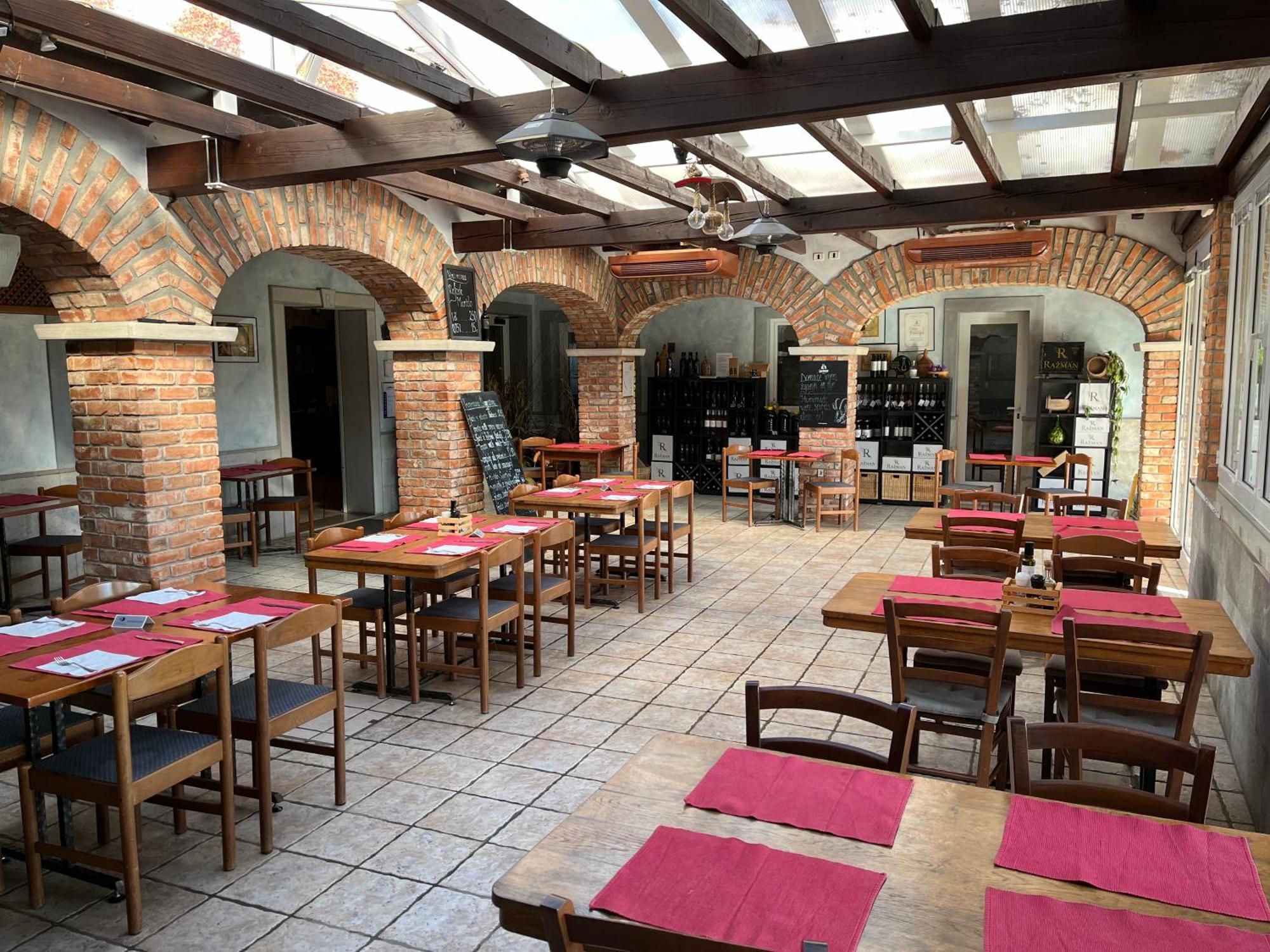 Razman Wine Rooms Gračišče Exteriér fotografie
