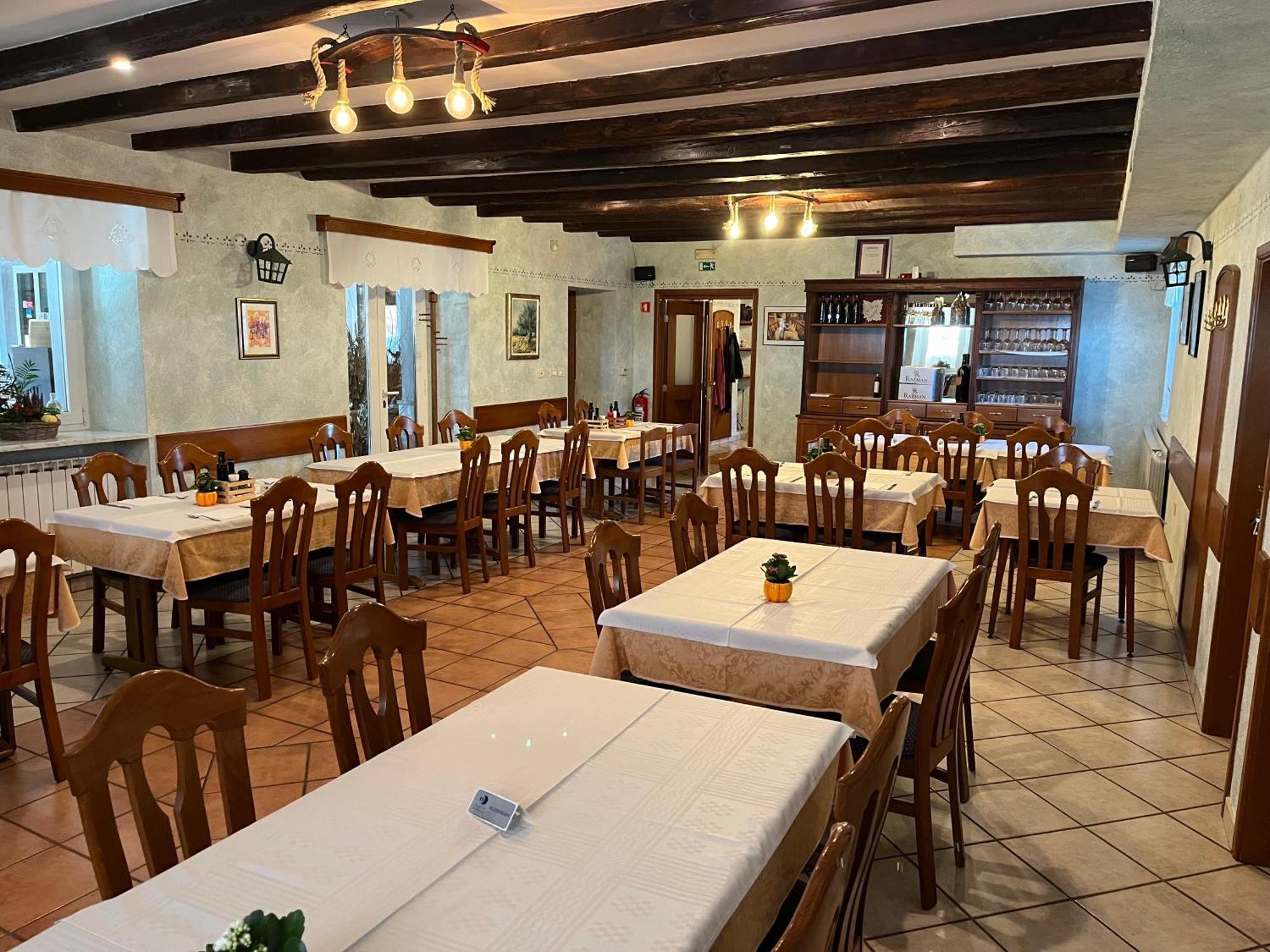 Razman Wine Rooms Gračišče Exteriér fotografie